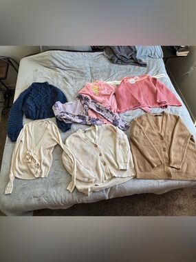 Luxury SWEATERS/CARDIGANS for sale! Jenni Kayne, Reformation, Loopy, ACNE, Myrah